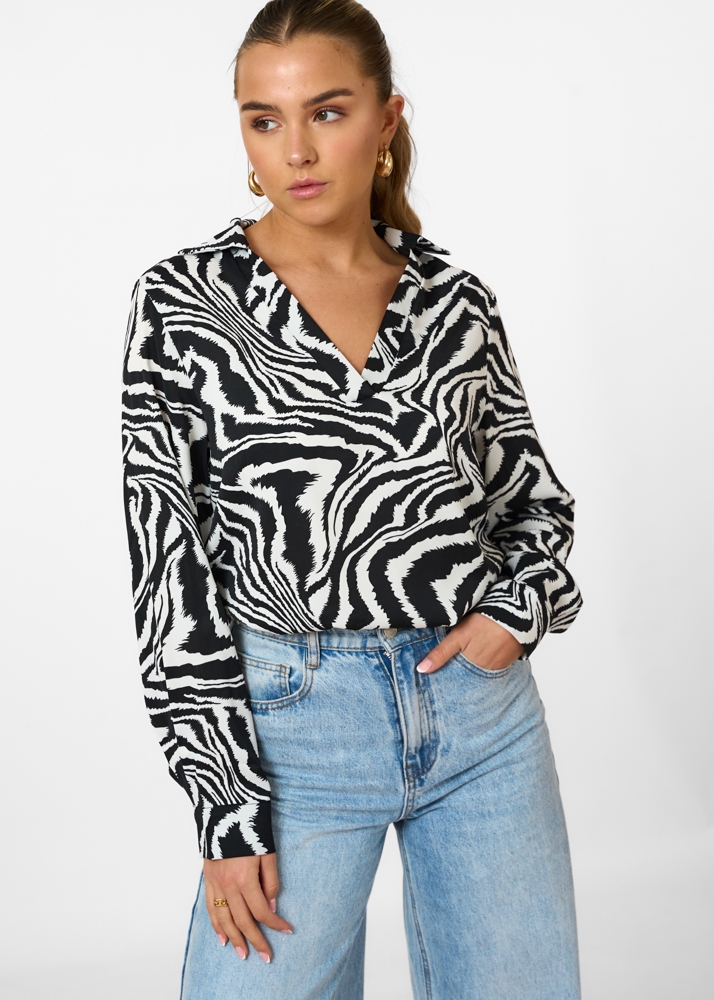 Mila zebra blouse zwart